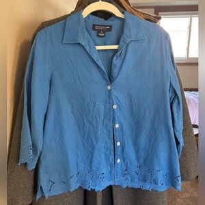 Jones New York 100 % Linen Embroidered Floral Button Down Shirt Blue